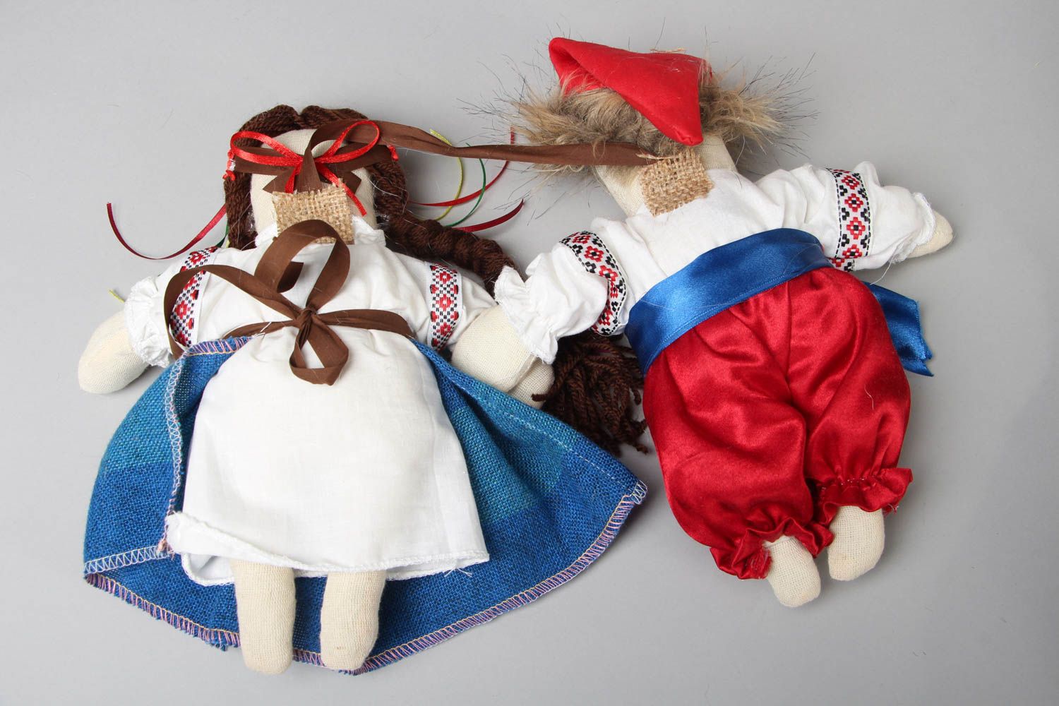 Muñecas de peluche Pareja en trajes étnicos foto 3