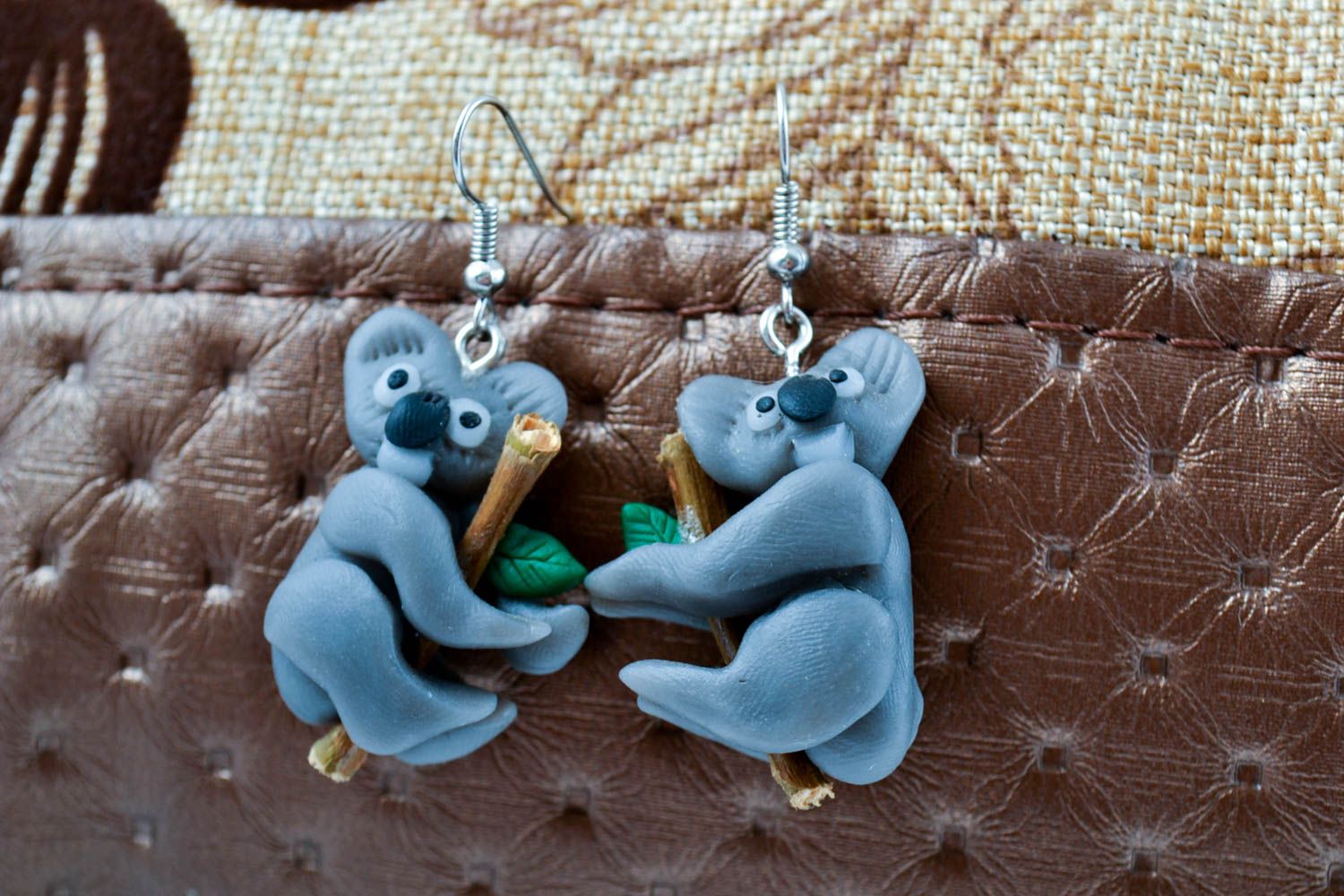 Boucles d'oreilles pendantes Bijou fait main pâte polymère koala Cadeau femme photo 1