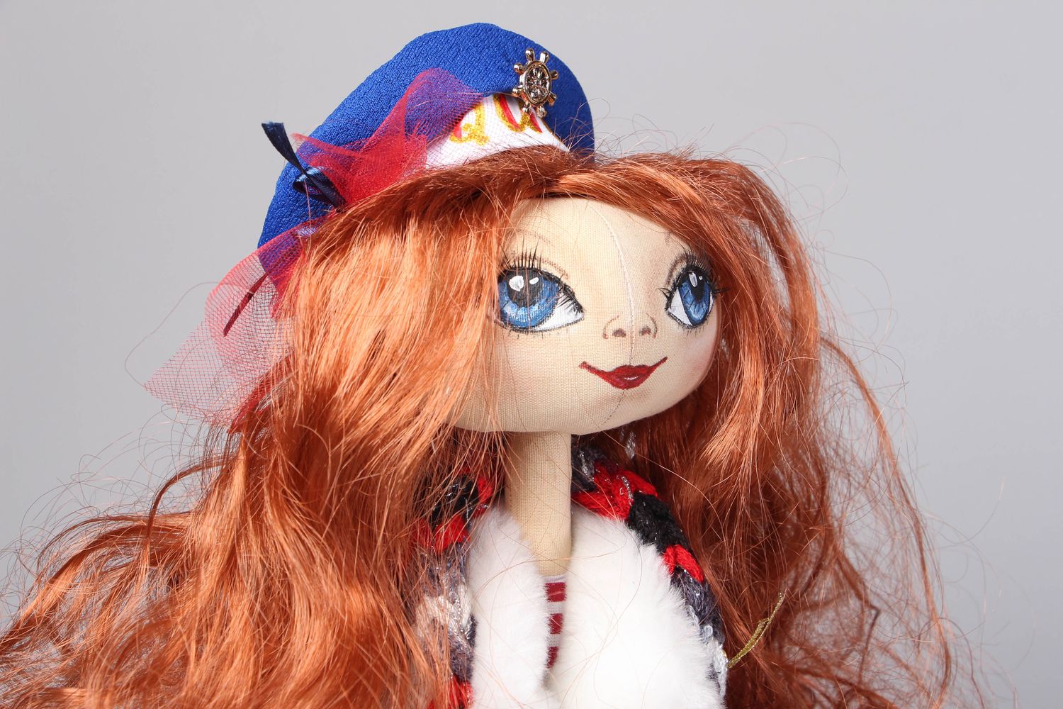 Игрушка кукла из ткани с длинными рыжими волосами  фото 2