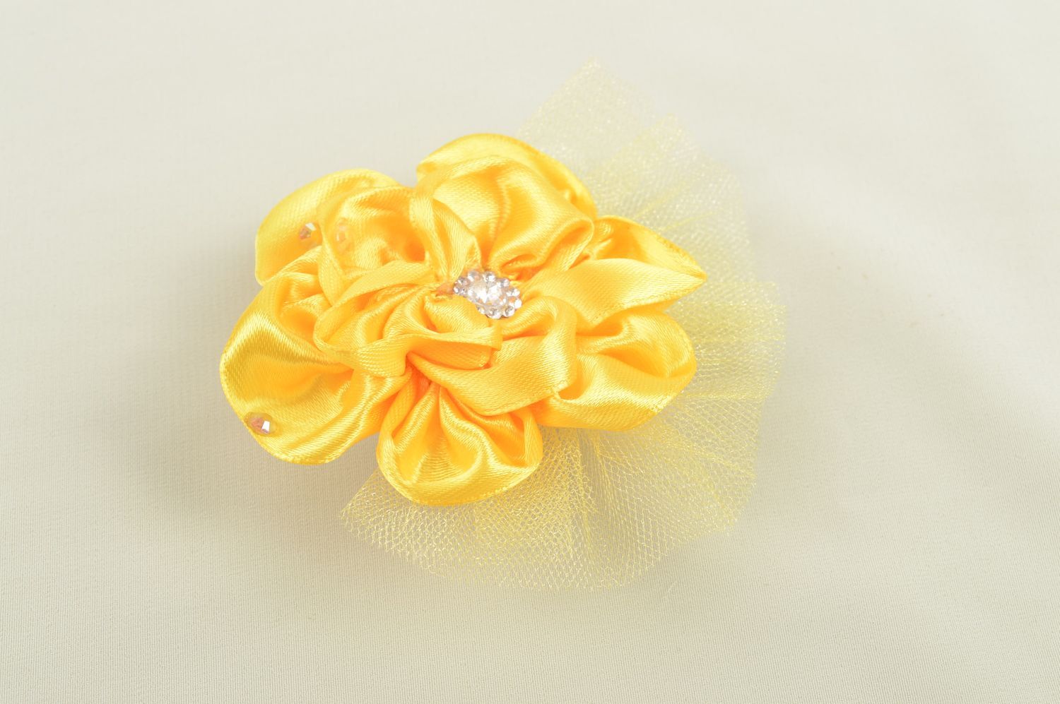 Детская резинка handmade аксессуар для волос резинка из лент желтый цветок фото 1