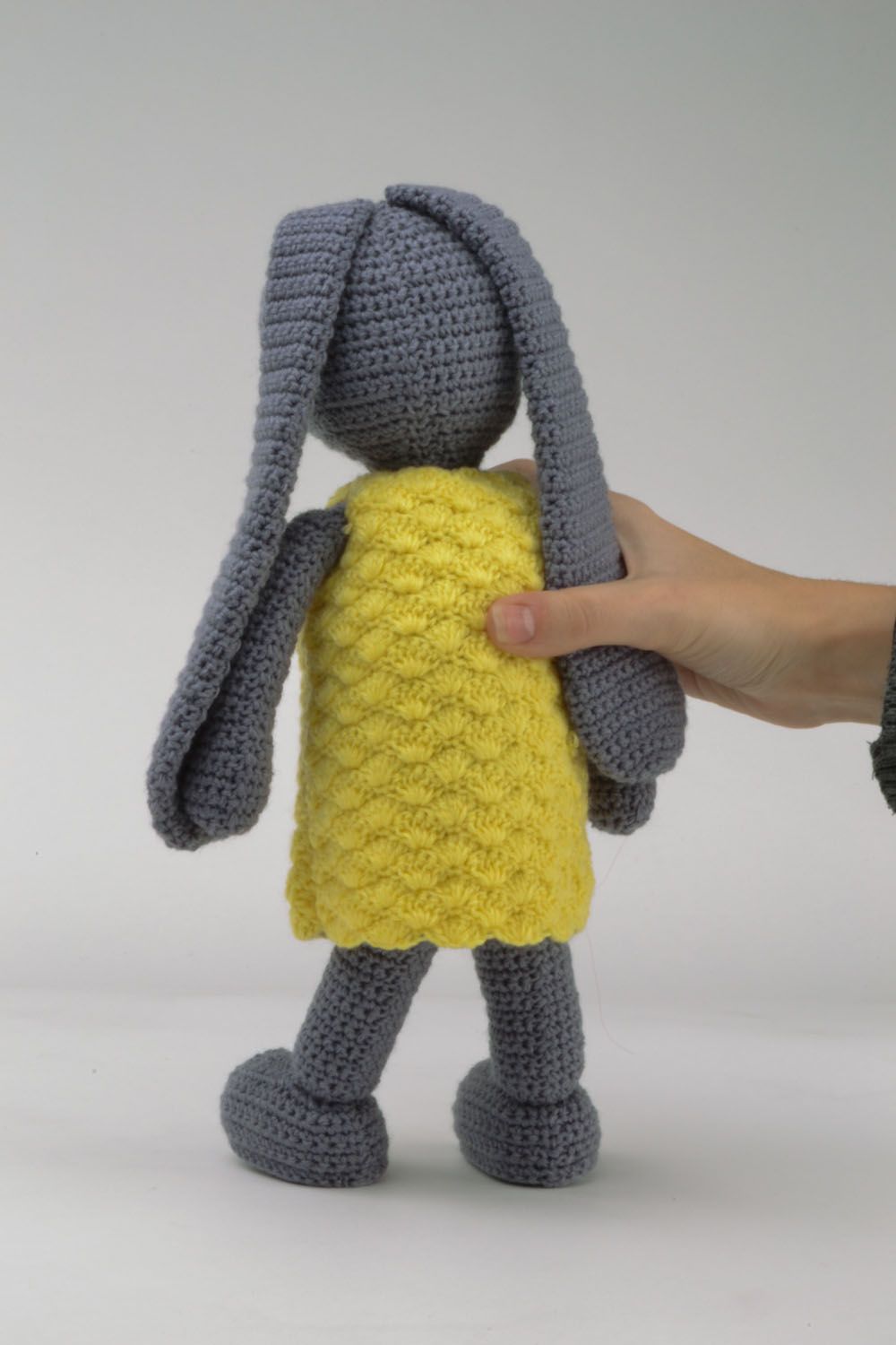 Brinquedo tricotado com gancho Coelho foto 5