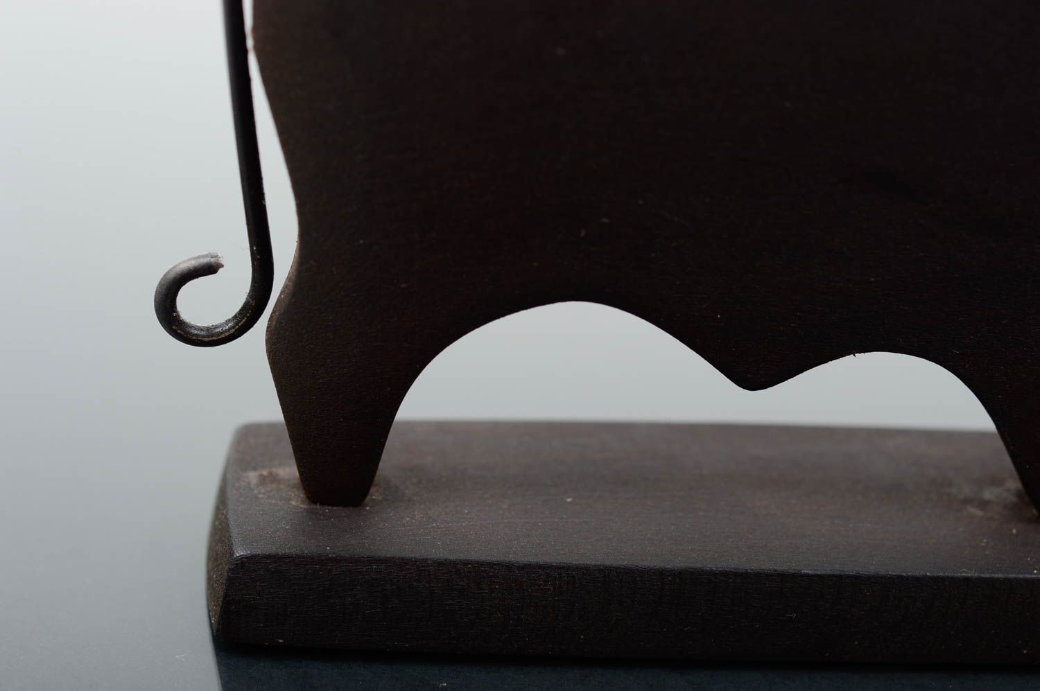 Figura de madera toro hecha a mano elemento decorativo souvenir original  foto 4
