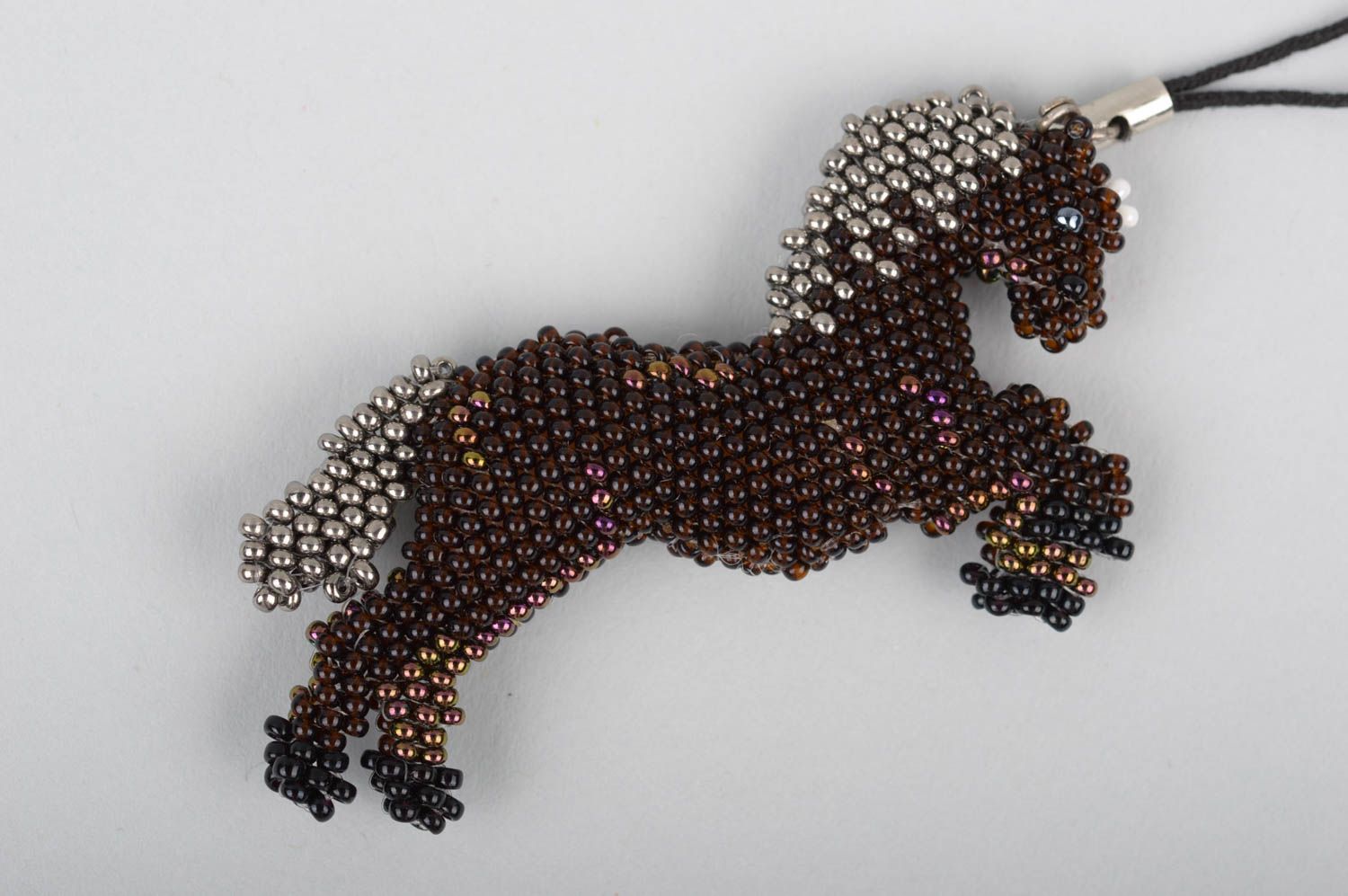Llavero hecho a mano con forma de caballo accesorio para llaves regalo original foto 1