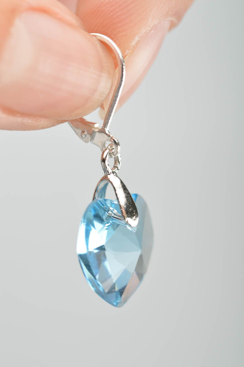 Orecchini con cristalli fatti a mano accessorio originale cuori da donna azzurri foto 3