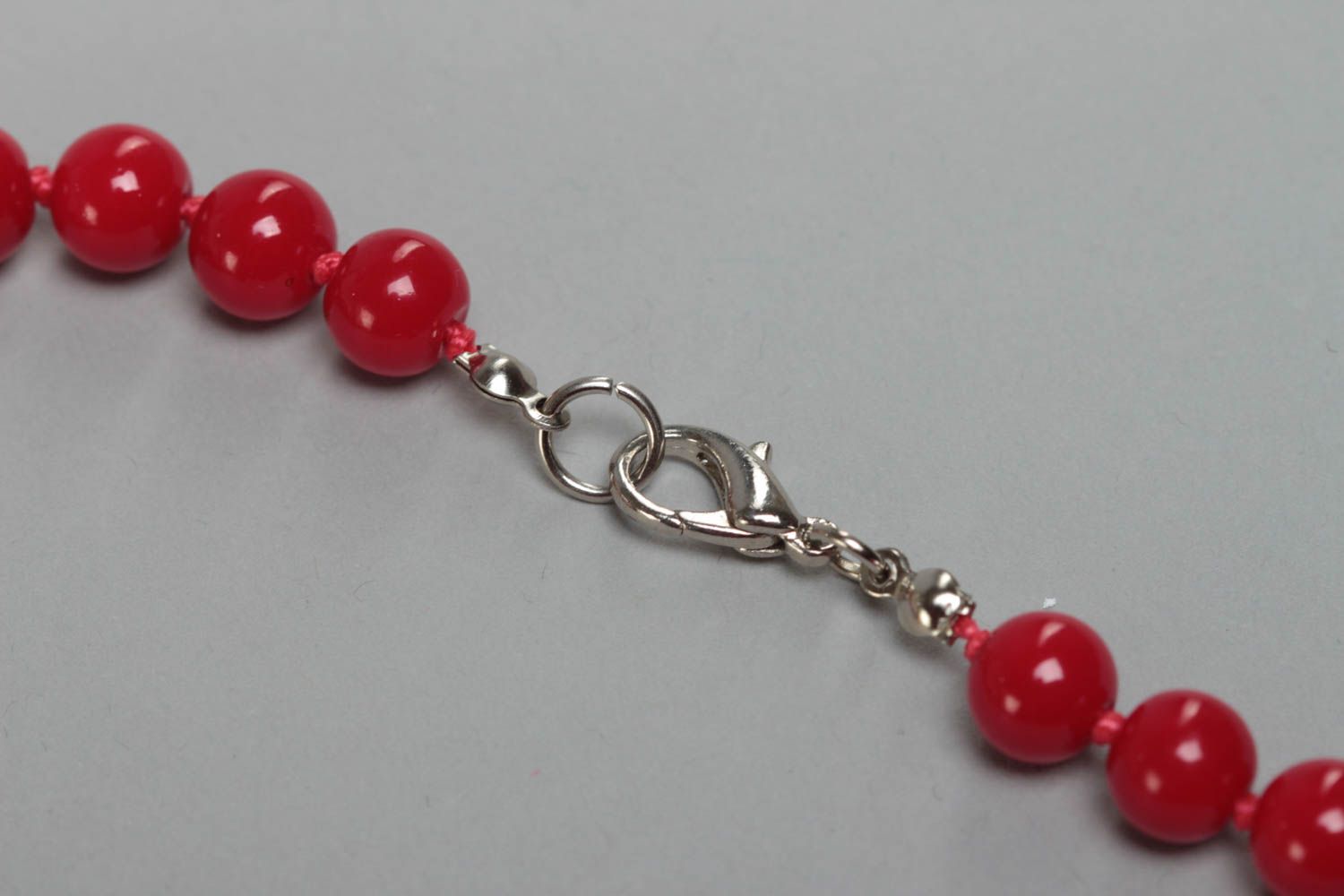 Handmade children's red glass bead necklace of average size designer jewelry photo 4