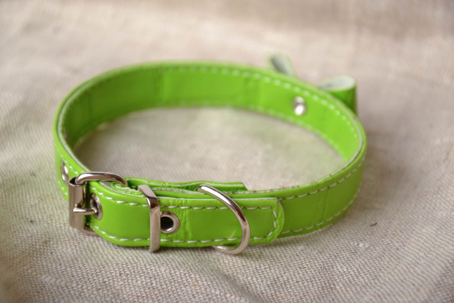 Collar de cuero para perro de color verde claro foto 1