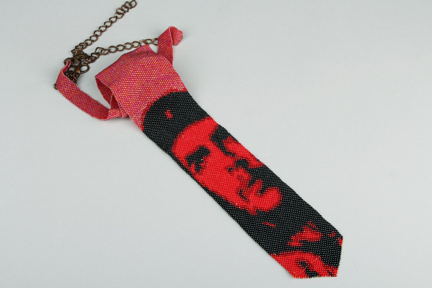 Tie made of japanese beads Che photo 3