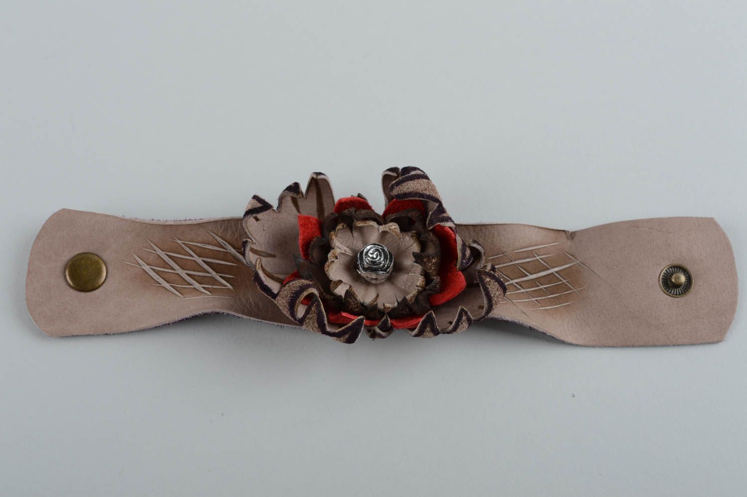 Оригинальный женский кожаный браслет с замшей и металлом ручной работы  фото 4