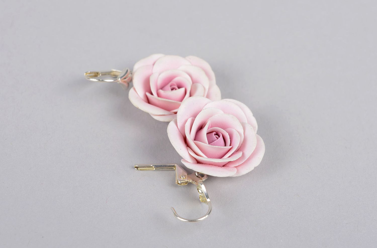 Rosa Blumen Ohrringe handgemachter Polymer Schmuck Accessoire für Frauen schön foto 3