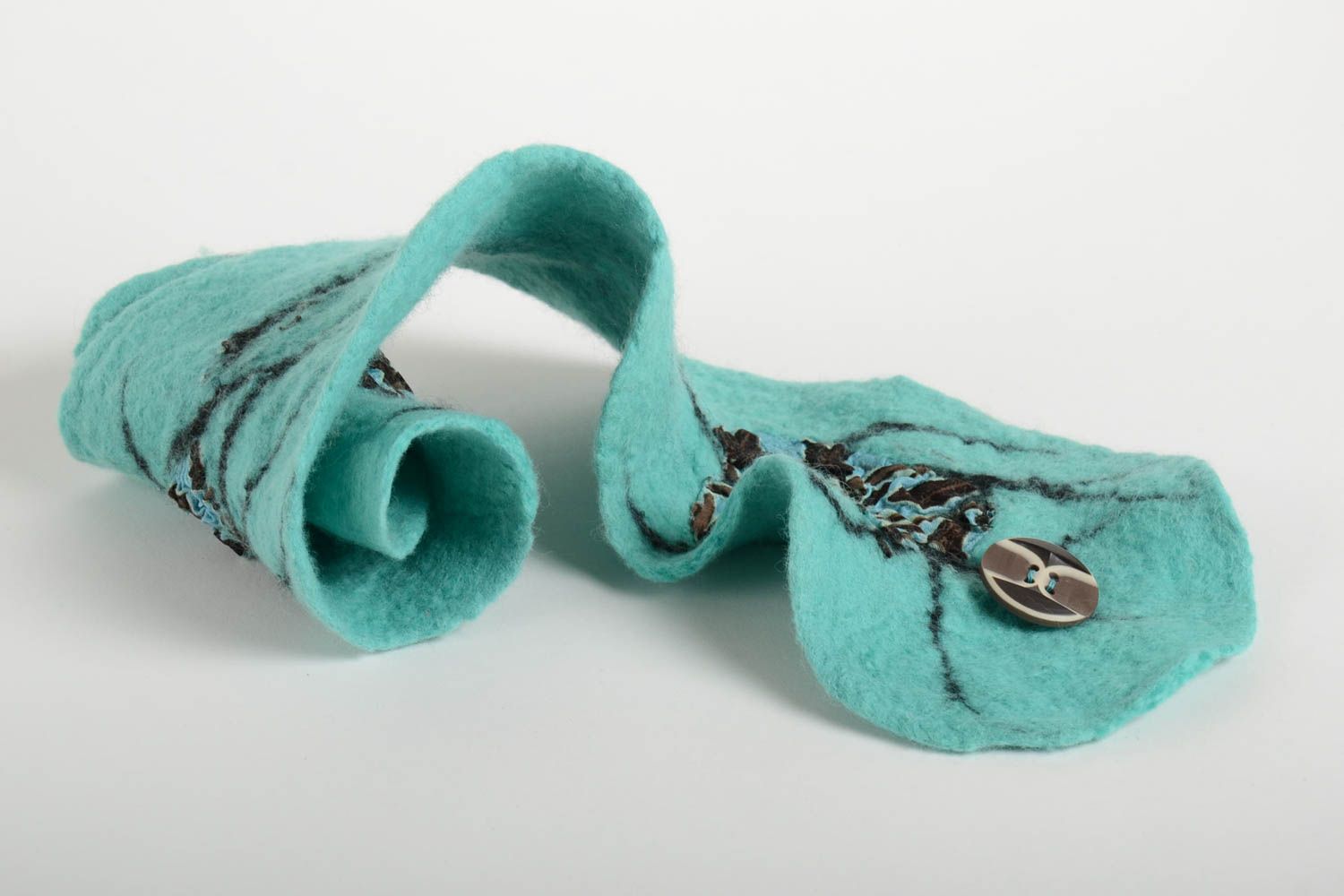 Écharpe bleue faite main Vêtement femme laine feutrée motif noir Idée cadeau photo 5