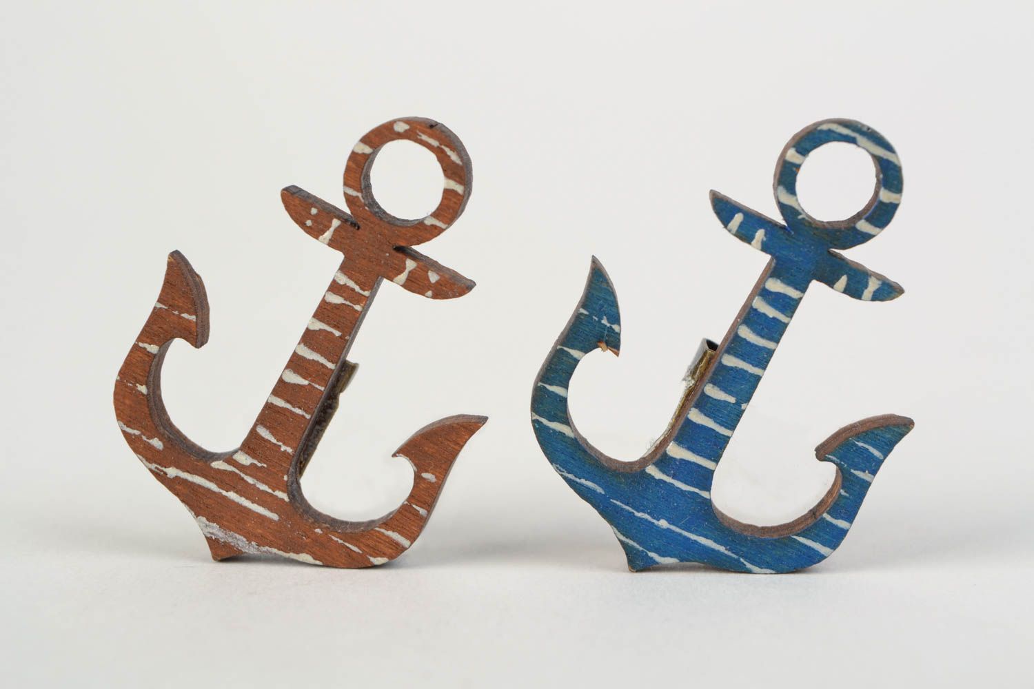 Set of handmade painted wooden brooches 2 pieces brown and blue anchors  photo 1