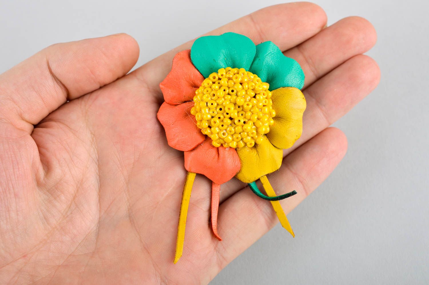 Broche fleur Bijou fantaisie fait main Accessoire en cuir design sympa photo 5