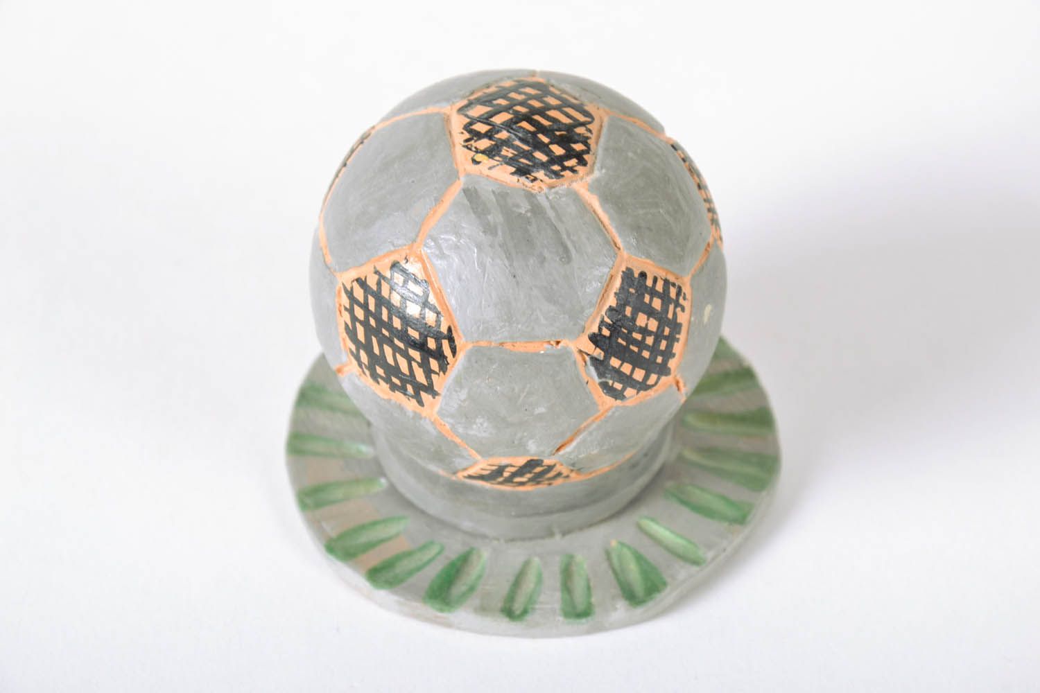 Figurine en céramique Ballon de football faite main photo 3