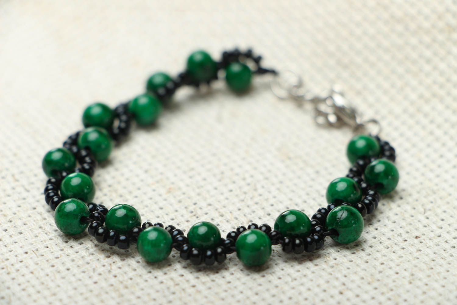 Malachite bracelet with beads photo 2