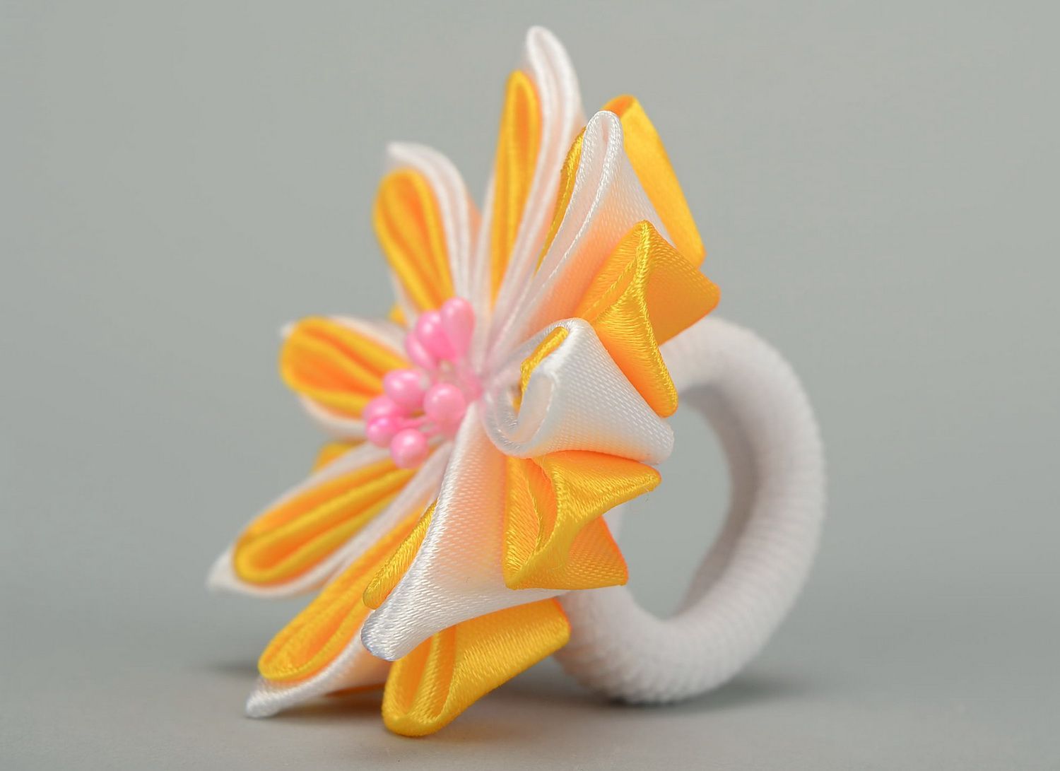 Élastique à cheveux en satin Fleur orange et blanche photo 1