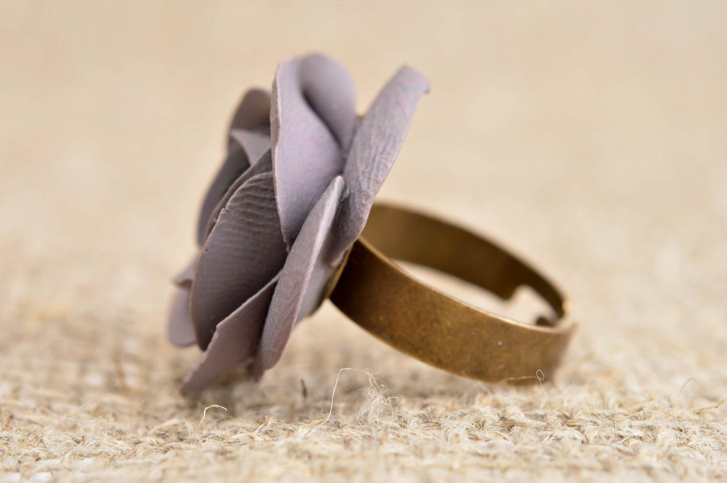 Stilvoller Blumen Ring handmade Polymer Schmuck Accessoire für Frauen   foto 2