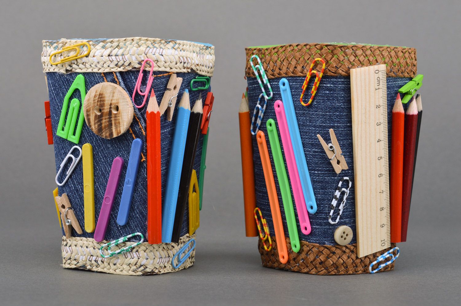 Buntes handmade Bleistifthalter Set aus Denim mit Büroklammern und Bleistifte dekoriert für Kinder foto 2