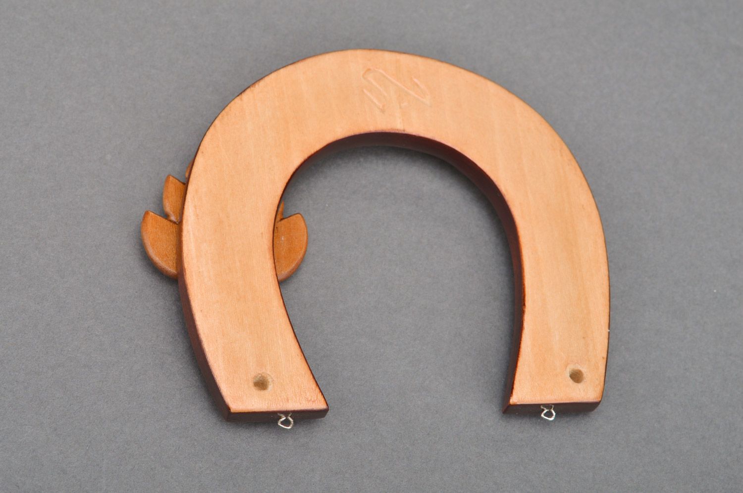 Wall wooden key holder in the form of horseshoe carved manually with three hooks photo 5