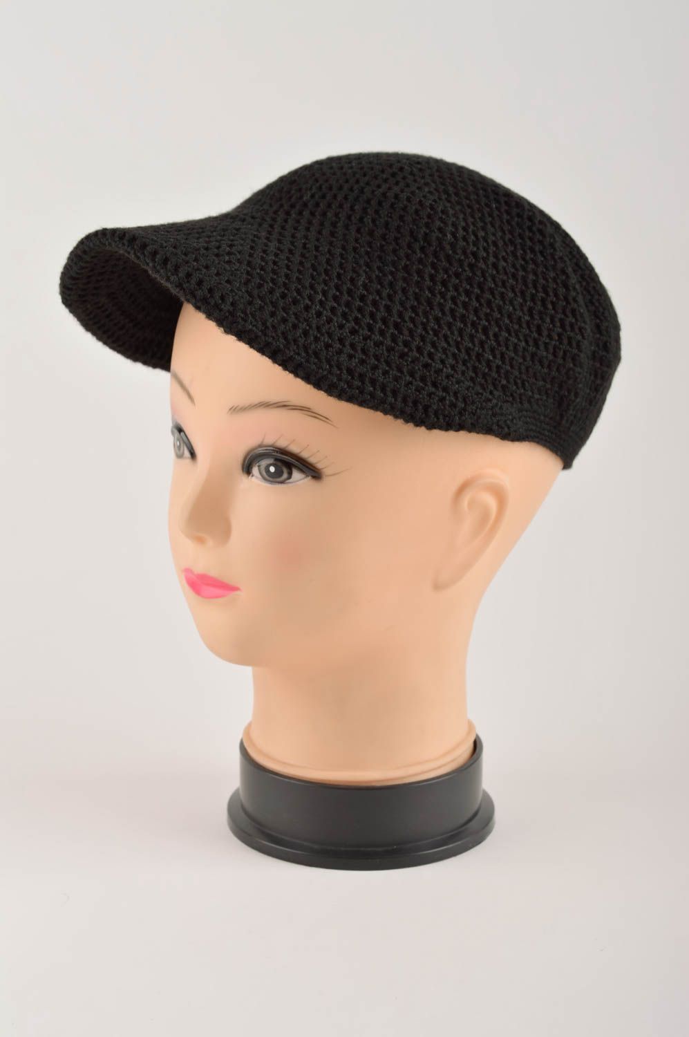 Вязаная кепка ручной работы вязаная шапка черная стильная зимняя шапка фото 2
