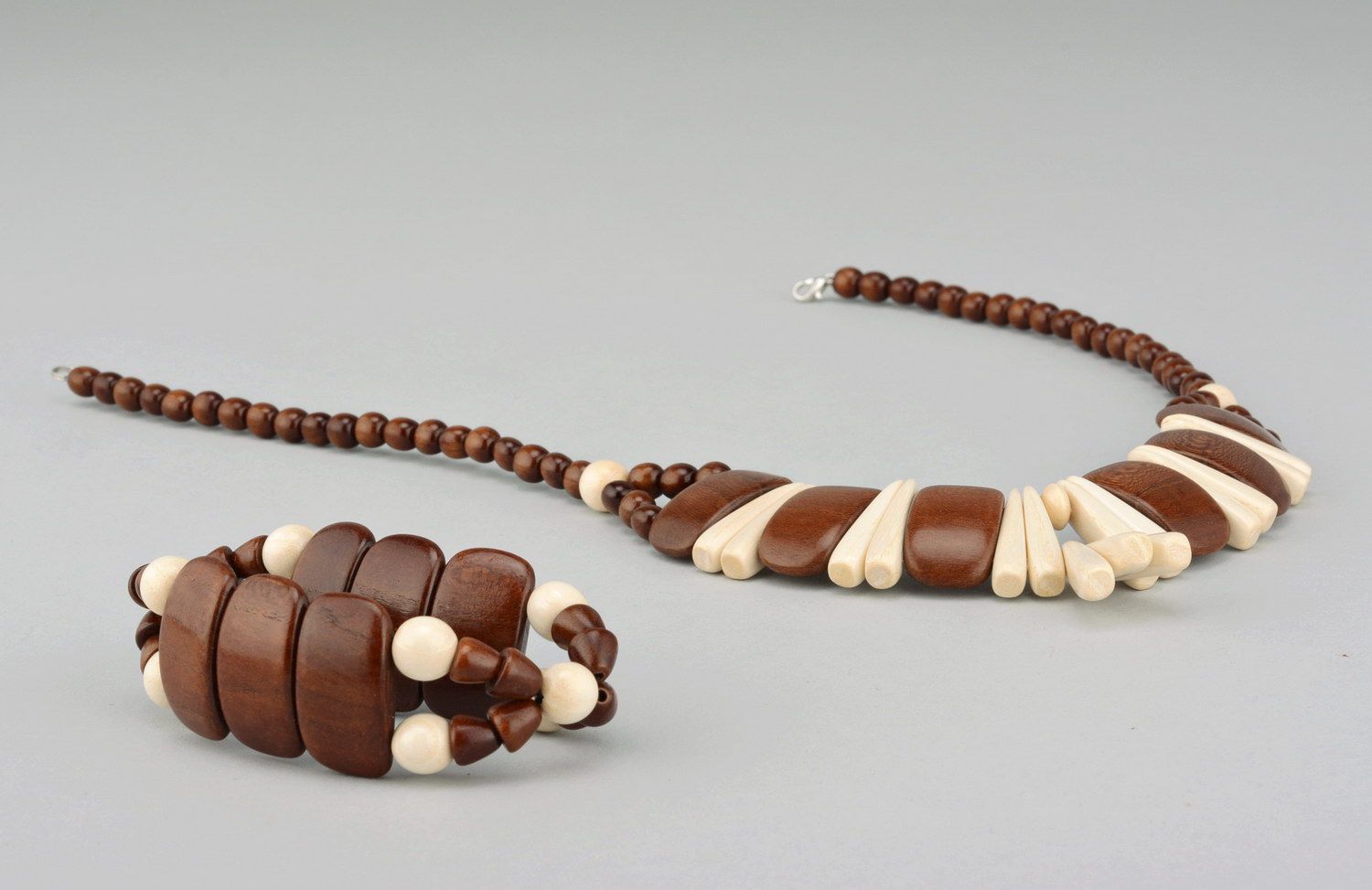Set: beads and bracelet made from wood photo 1