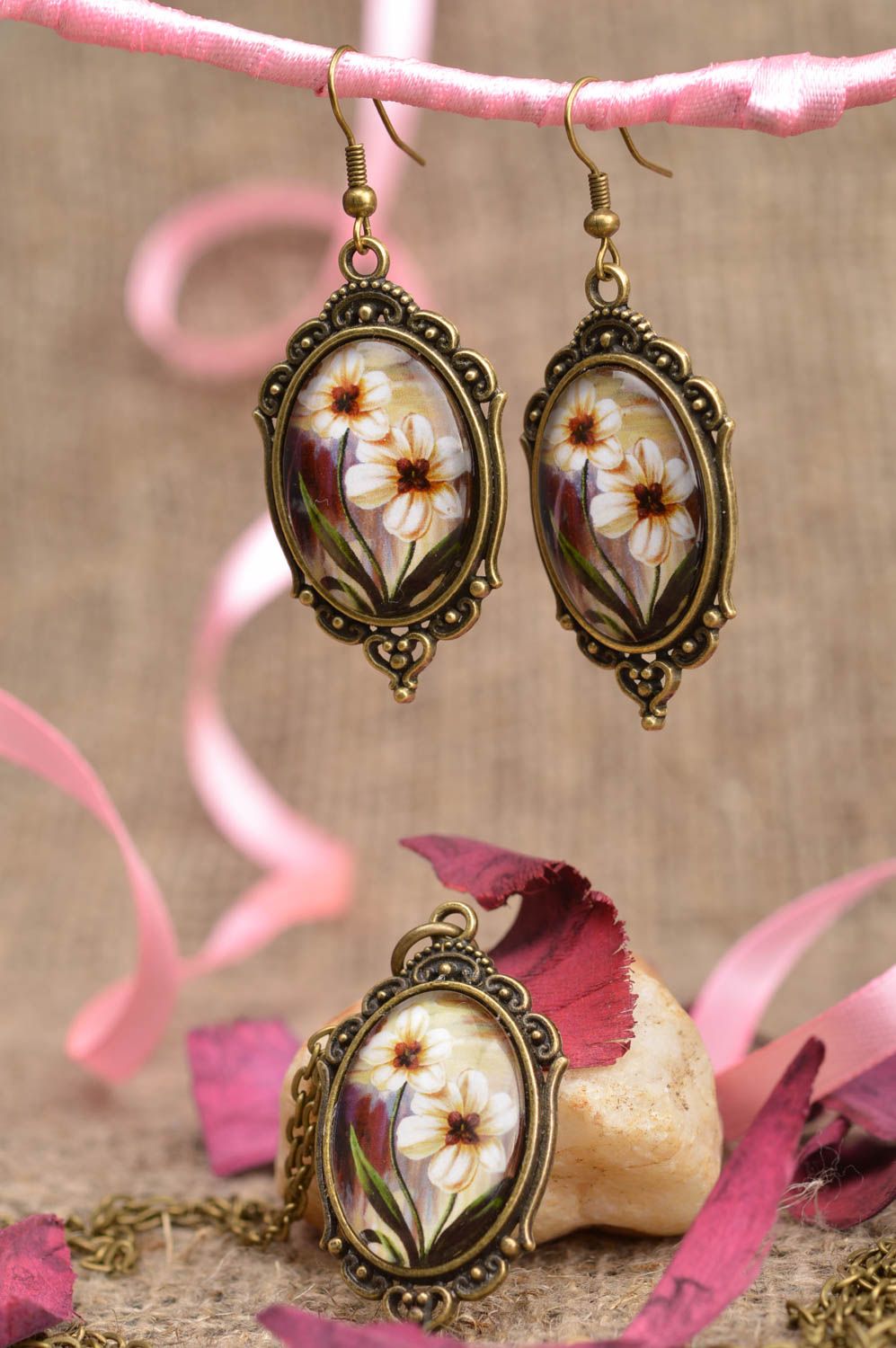 Handmade designer vintage jewelry set metal pendant and earrings with cabochon photo 5