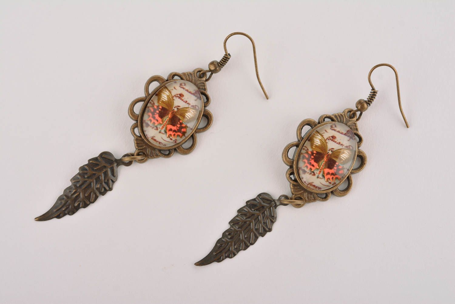 Boucles d'oreilles pendantes Bijou fait main design verre et métal Cadeau femme photo 4