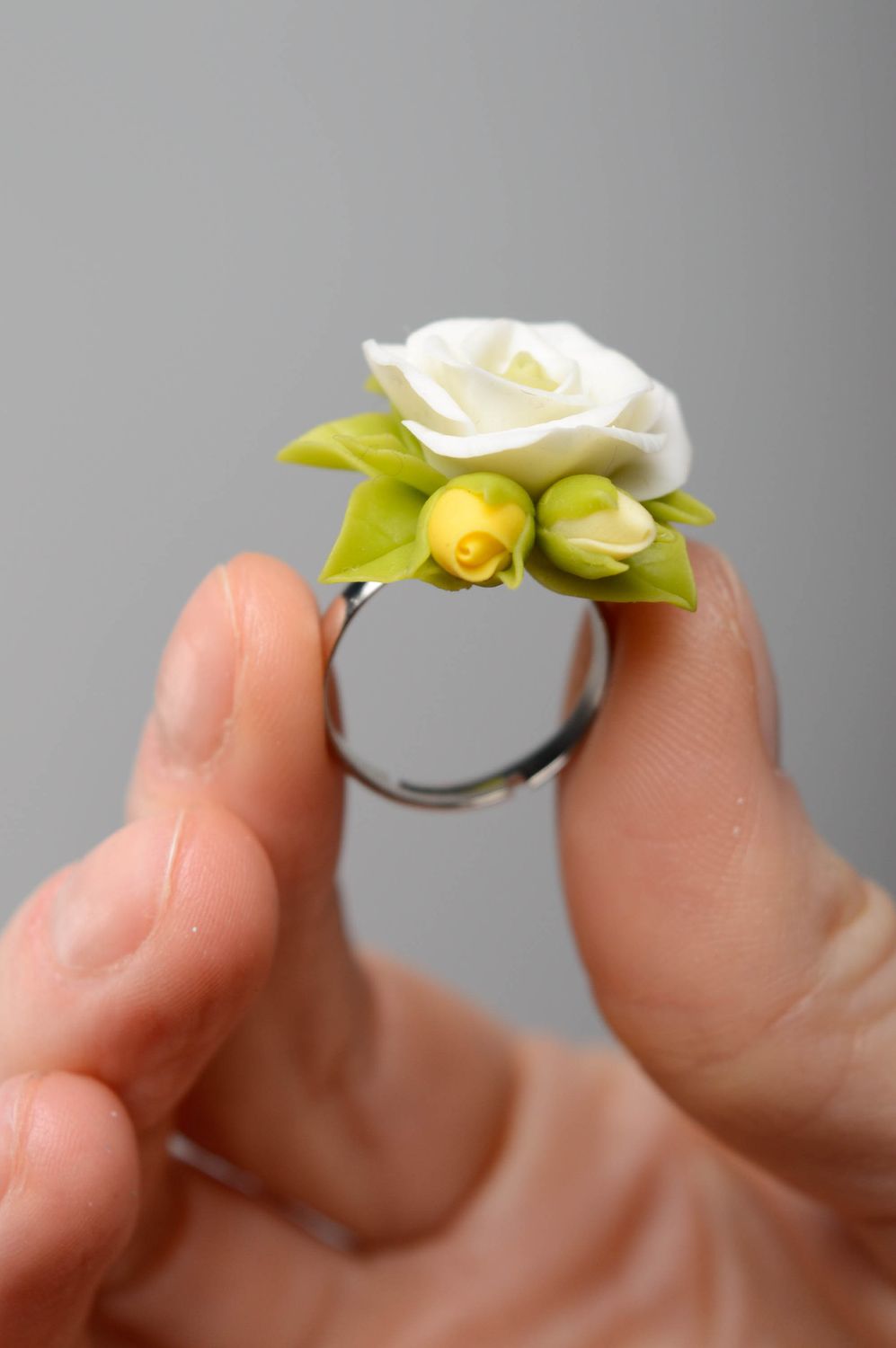 Кольцо цветок из полимерной глины  фото 3