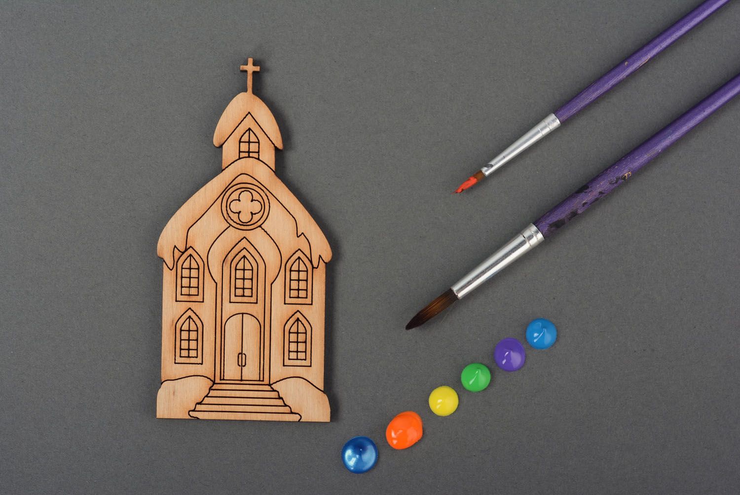 Décoration à colorier avec aimant maison d'église photo 1