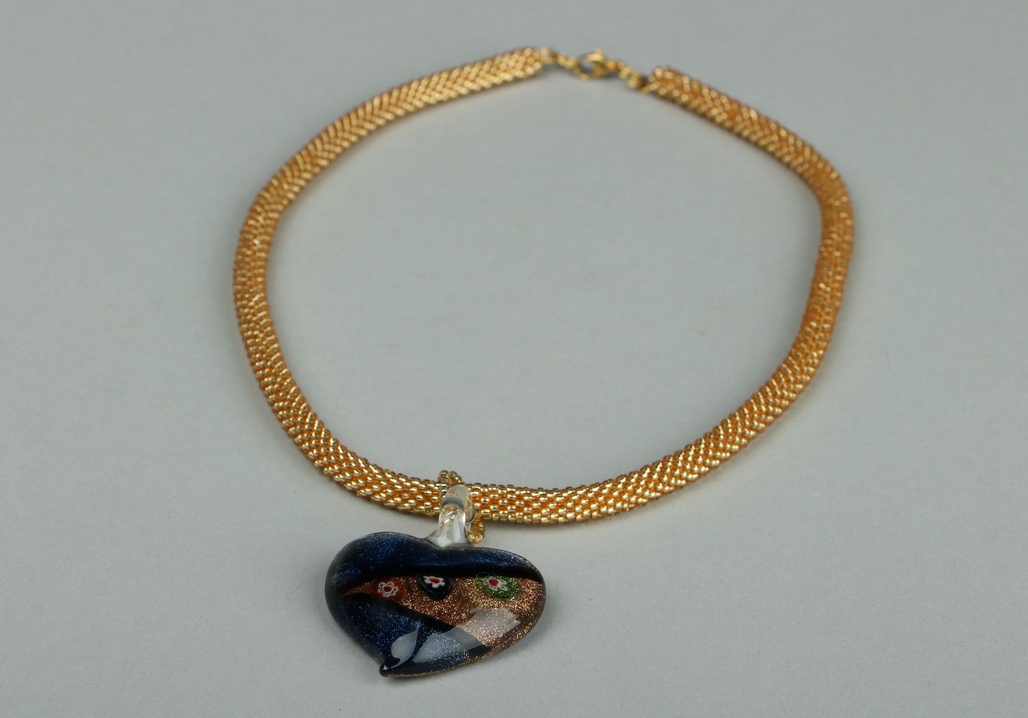 Collier en perles de rocaille tchèques avec pendentif Coeur photo 4