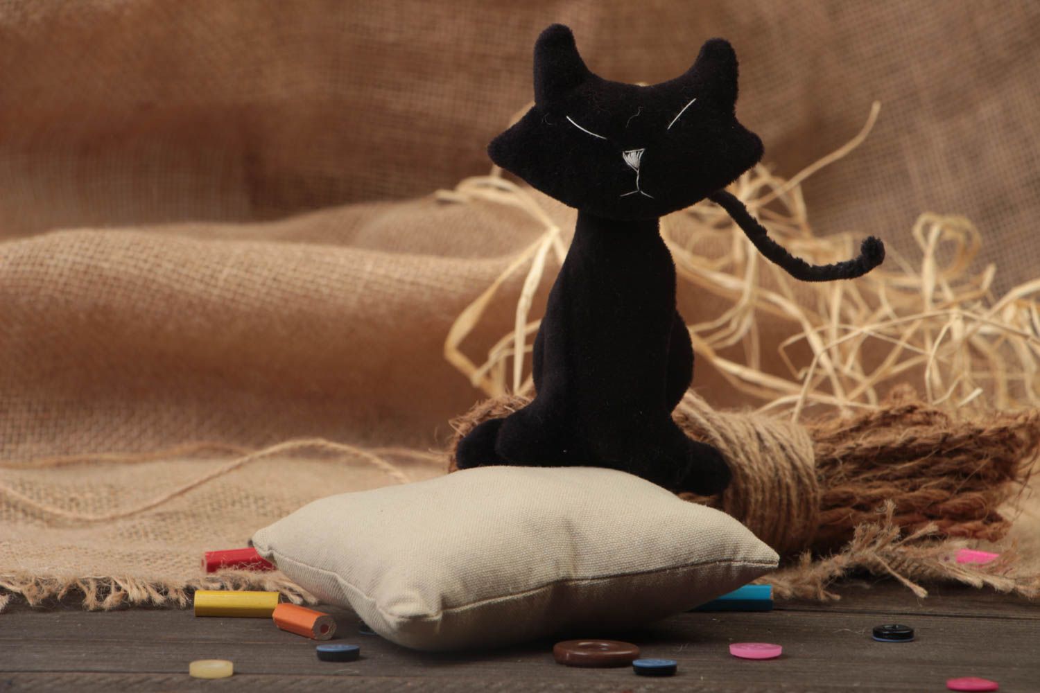 Joli jouet mou fait main en forme de chat noir en tissu polaire original photo 1