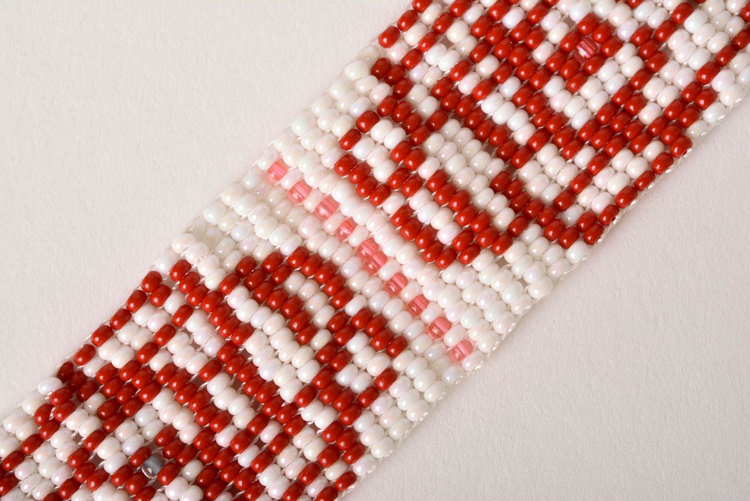 Handmade white and red beads floral ornament wrist strand bracelet for girls and women photo 3