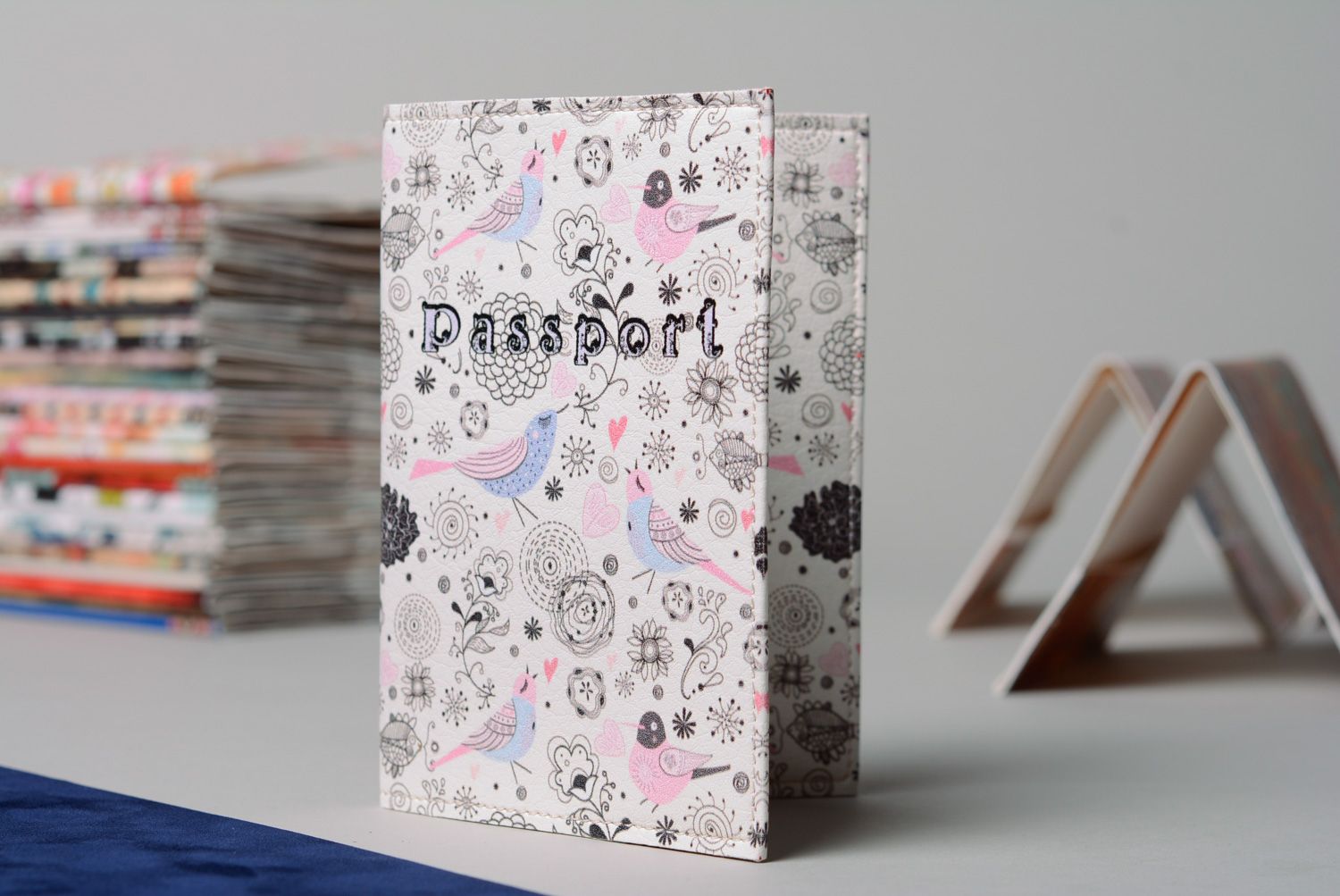 Protège-passeport en cuir avec imprimé original accessoire fait à la main photo 1