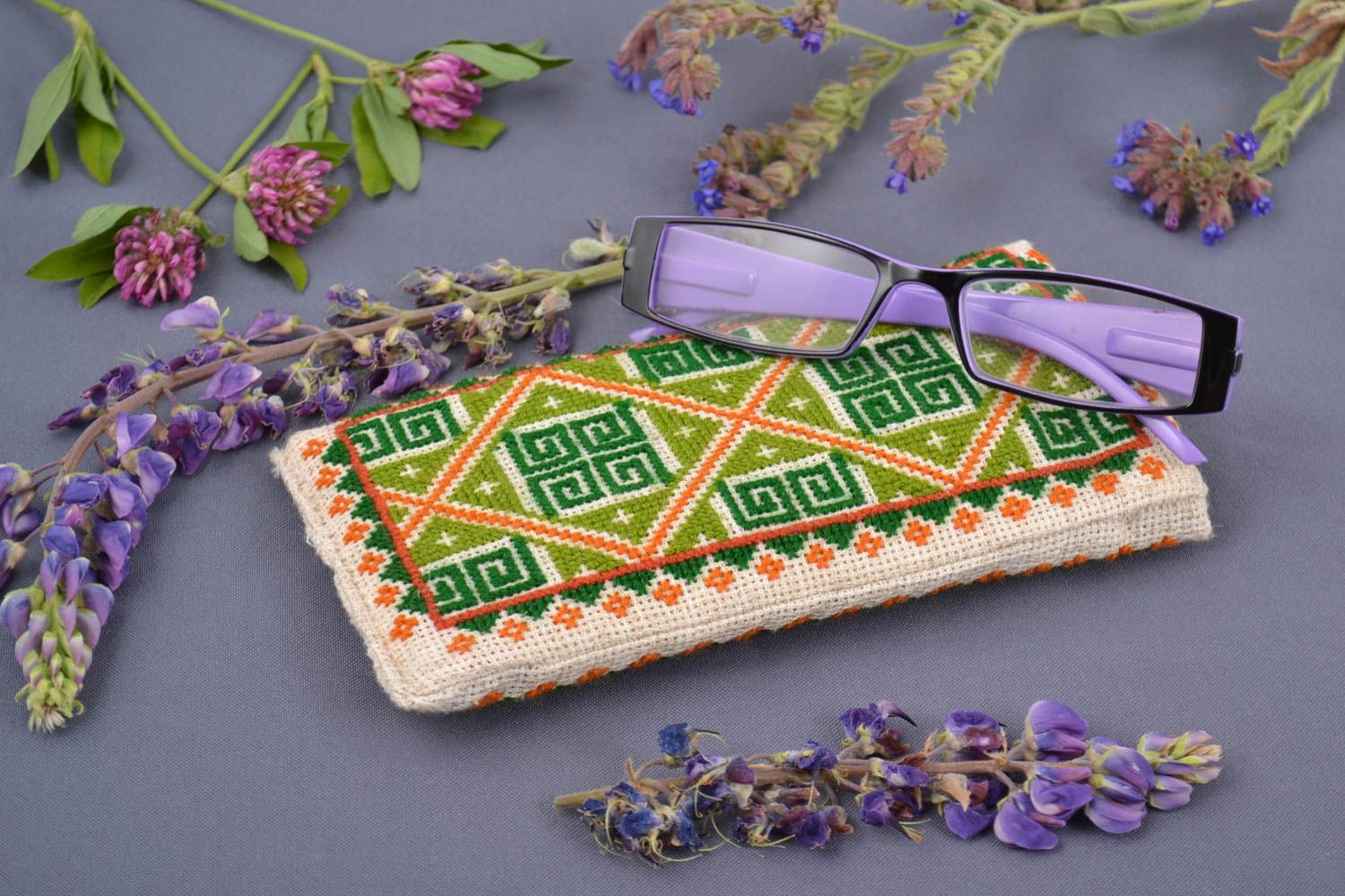 Handmade designer fabric soft sunglasses case with cross stitch embroidery photo 1