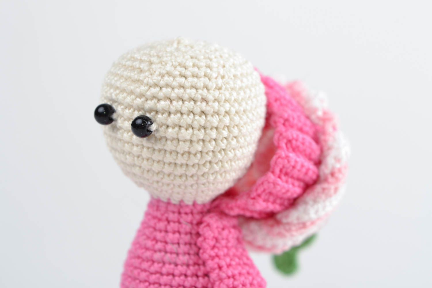 Poupée tricotée en fils de coton au crochet faite main rose petite originale photo 4