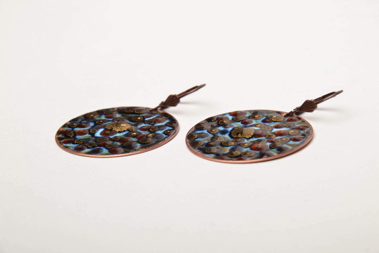 Handmade round copper earrings painted with enamels photo 4