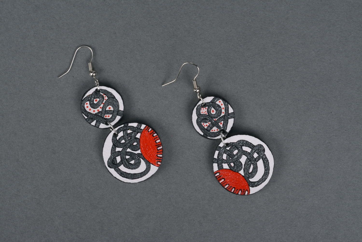 Pendant earrings made of leather with ornament photo 3