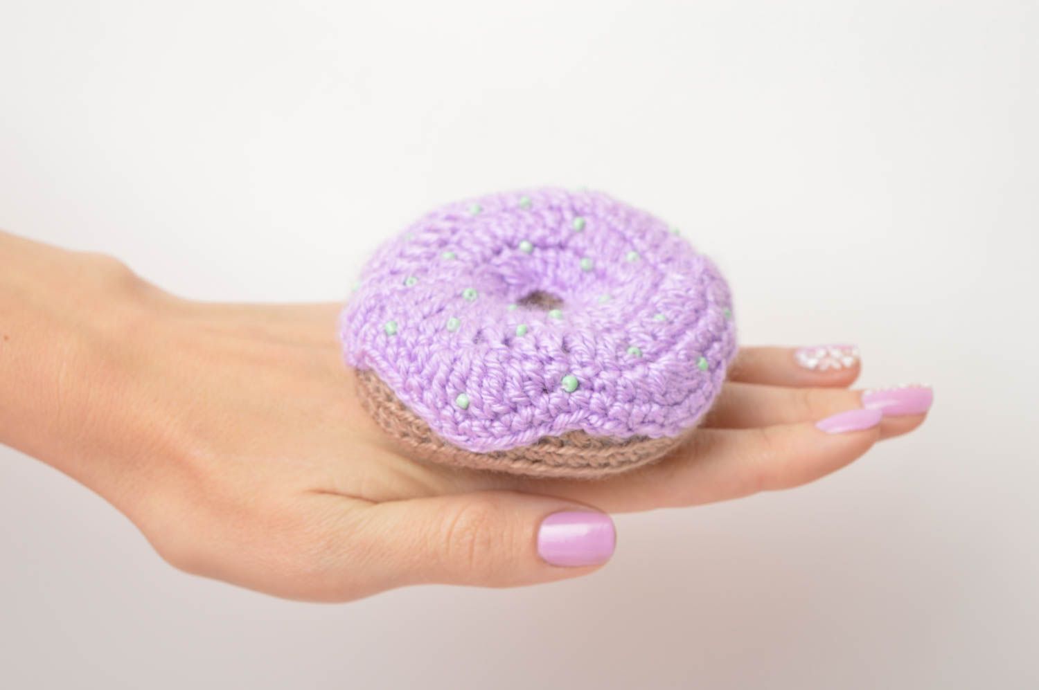 Zubehör zum Nähen handmade Nadelkissen Cupcake schöne Deko aus Stoff in Lila foto 5