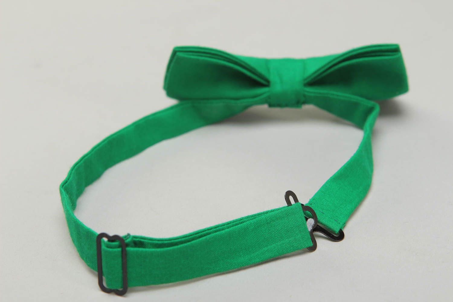 Cotton fabric bow tie of green color photo 3