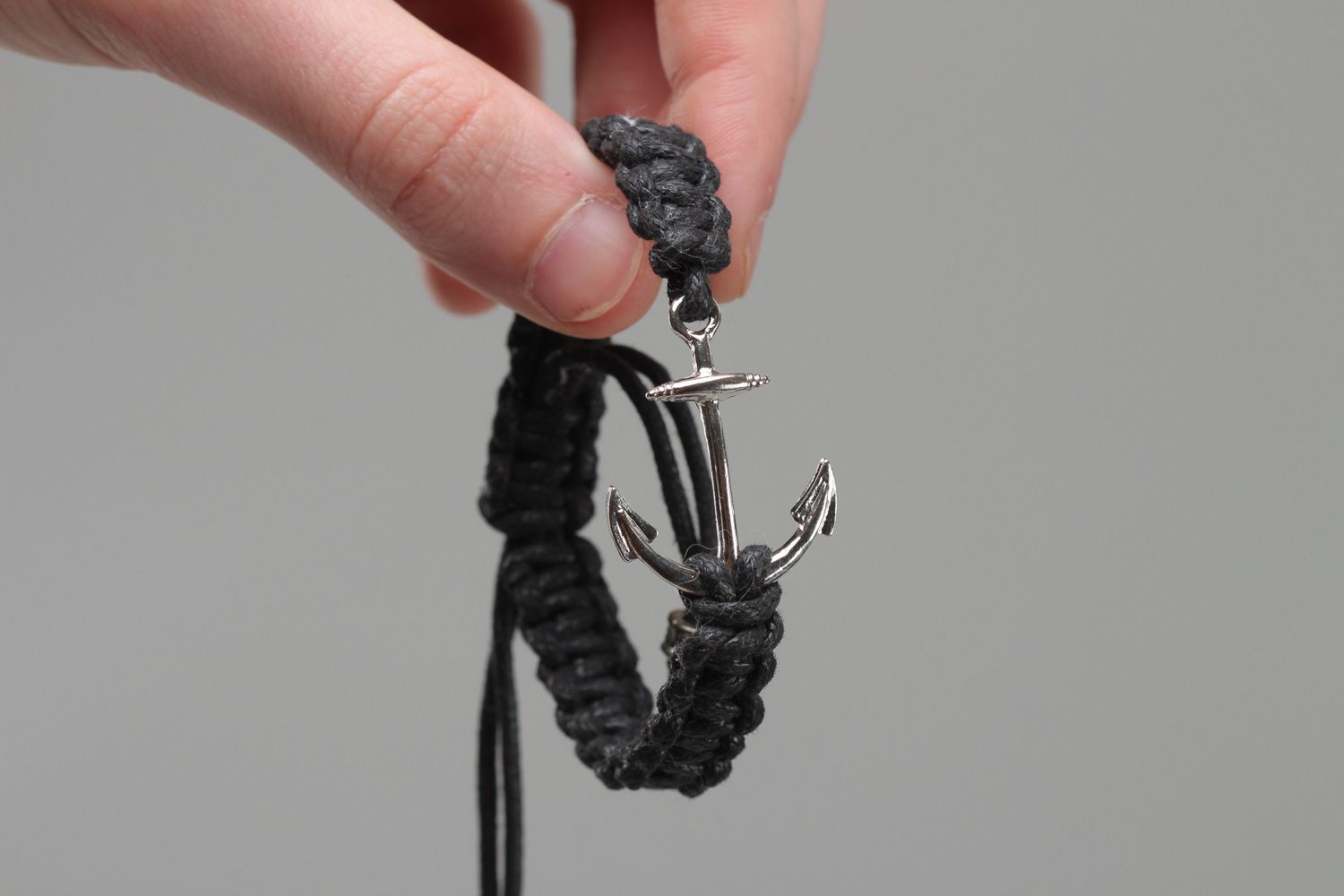 Авторский браслет из вощеного шнурка с подвеской-якорем унисекс ручной работы фото 5