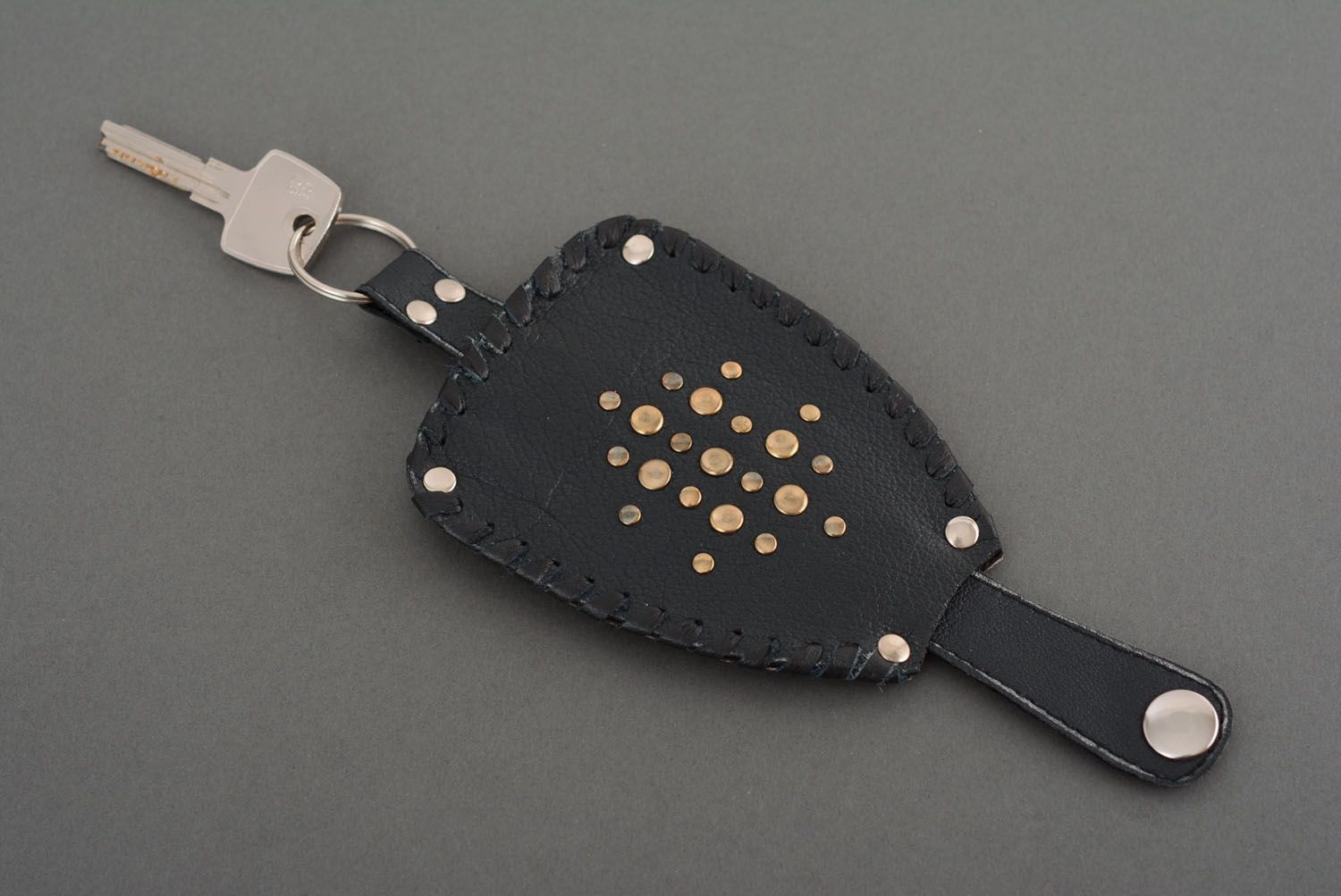 Leather handmade key holder photo 1