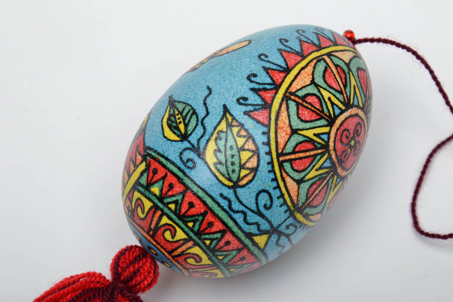 Oeuf décoratif de Pâques à accrocher original multicolore ethnique fait main photo 3