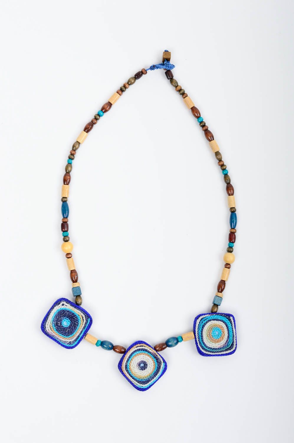 Collier bleu Bijou fait main en perles céramiques et en bois Cadeau femme photo 1