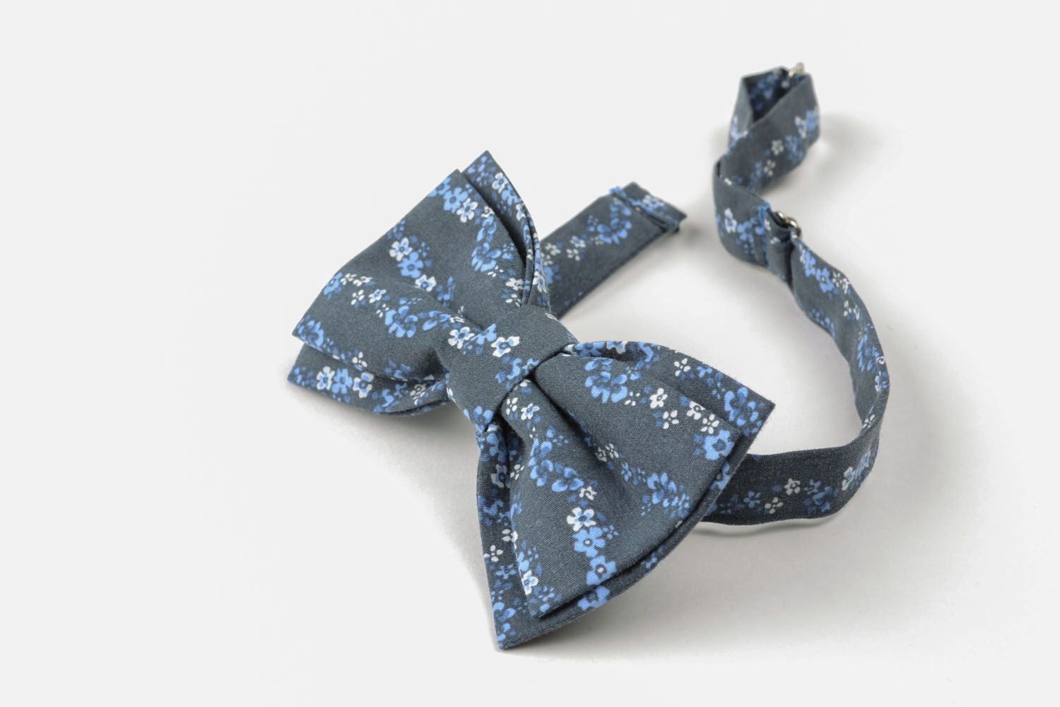 Bow tie with floral print photo 2