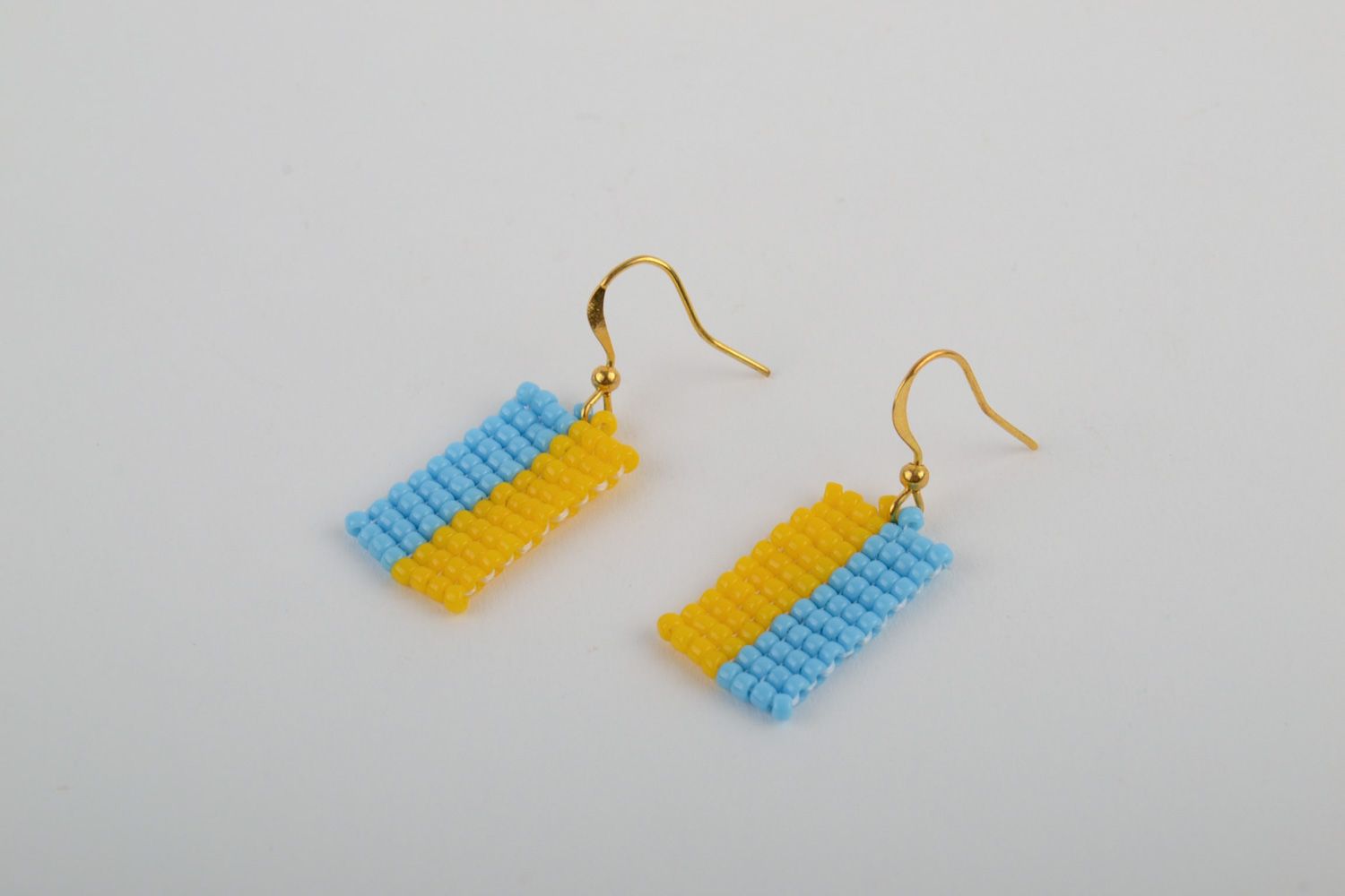 Boucles d’oreilles de perles de rocaille pendantes bleu et jaune faites main photo 3