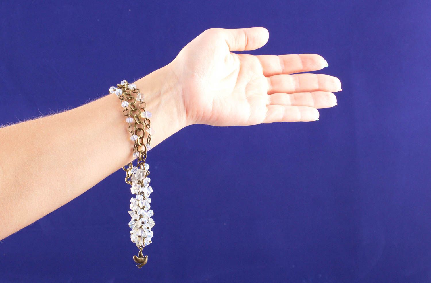 Handmade zartes Armband mit Steinen Designer Schmuck Frauen Accessoire foto 1