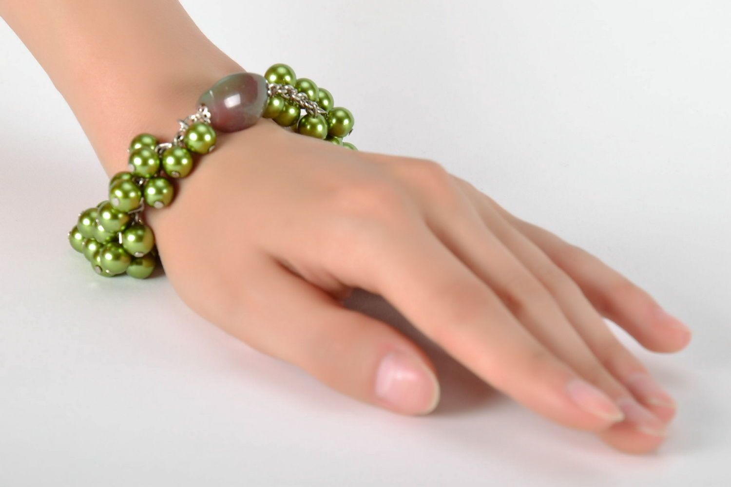 Bracelet made from ceramic pearls photo 5