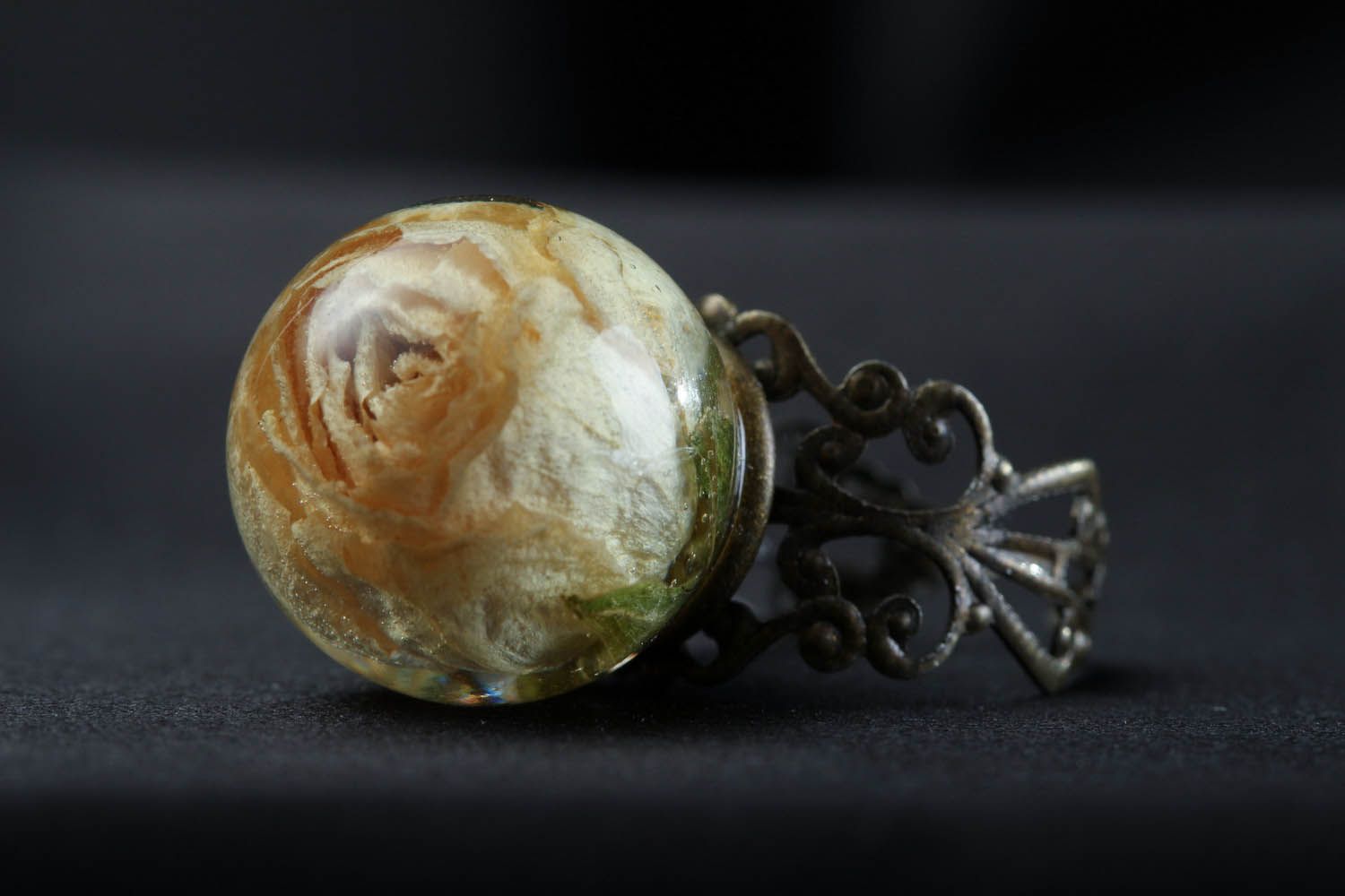 Ring with a rose photo 2