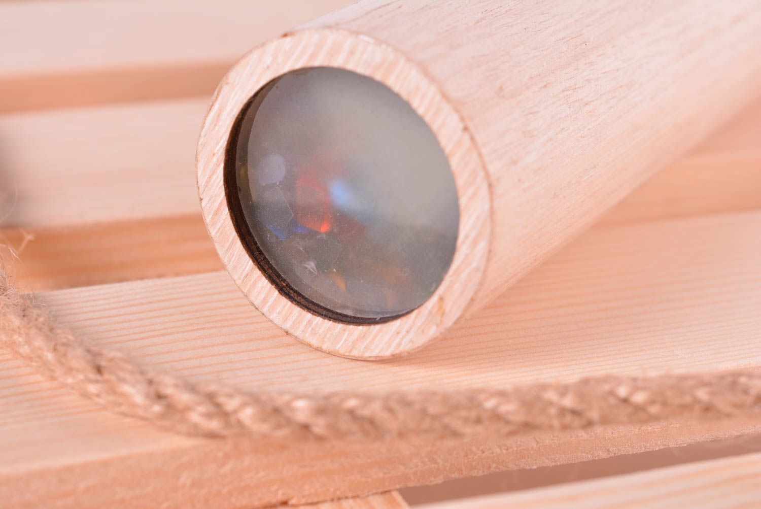 Caleidoscopio artesanal de madera de roble juego infantil jugute educativo foto 3