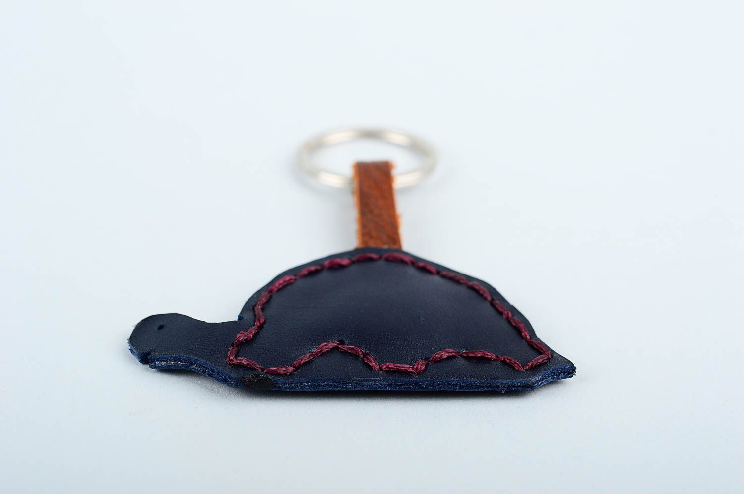 Beautiful handmade leather keychain cool keyrings handmade gifts leather goods photo 4