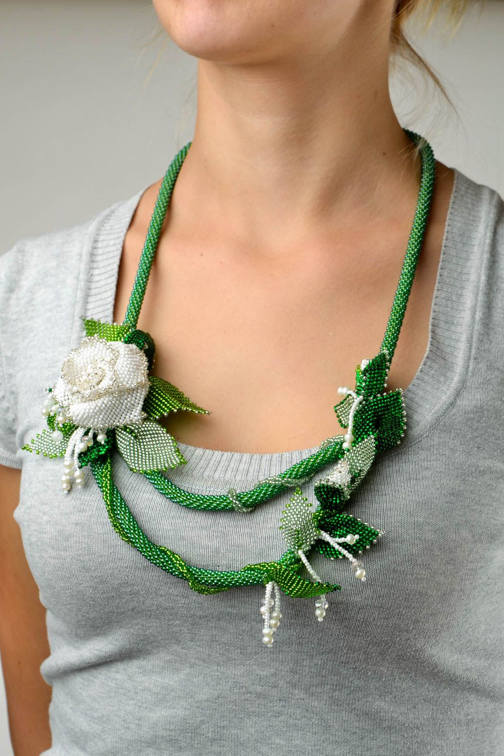 Collier vert Bijou fait main perles de rocaille rose blanche Cadeau femme photo 1
